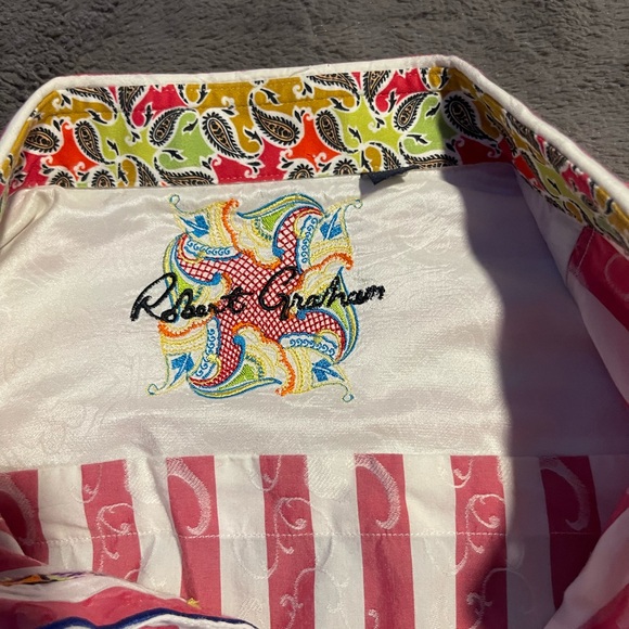 Robert Graham limited edition 
Size 2X
Barely worn 2 times - Picture 2 of 2